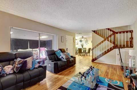 5852 SE Riverboat Drive #321, Stuart FL - photo 6 of 33