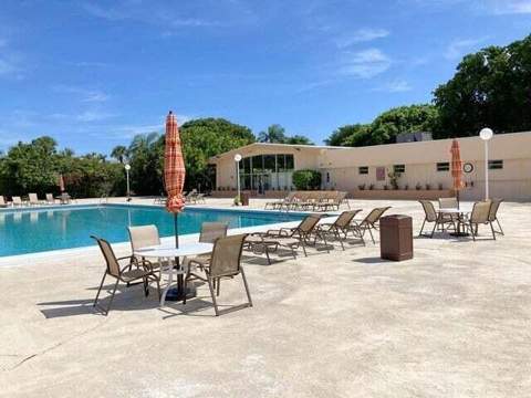 480 Executive Center Drive #4a, West Palm Beach FL - photo 12 of 42