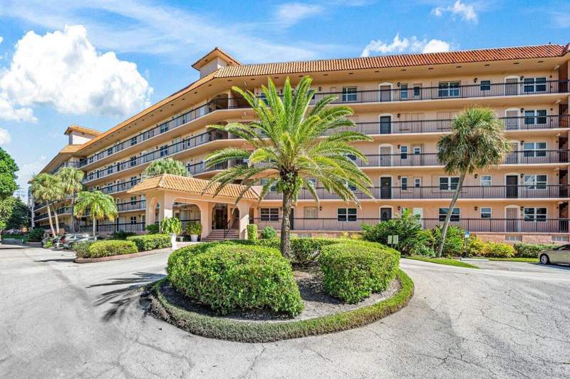 2 bedroom Condominium at 2871 N Ocean Boulevard #C417, San Remo Condo, Boca Raton — photo 5