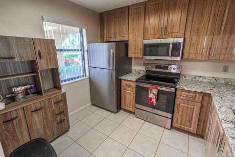 4688 Lucerne Lakes Blvd Boulevard #104, Lake Worth FL - photo 13 of 35