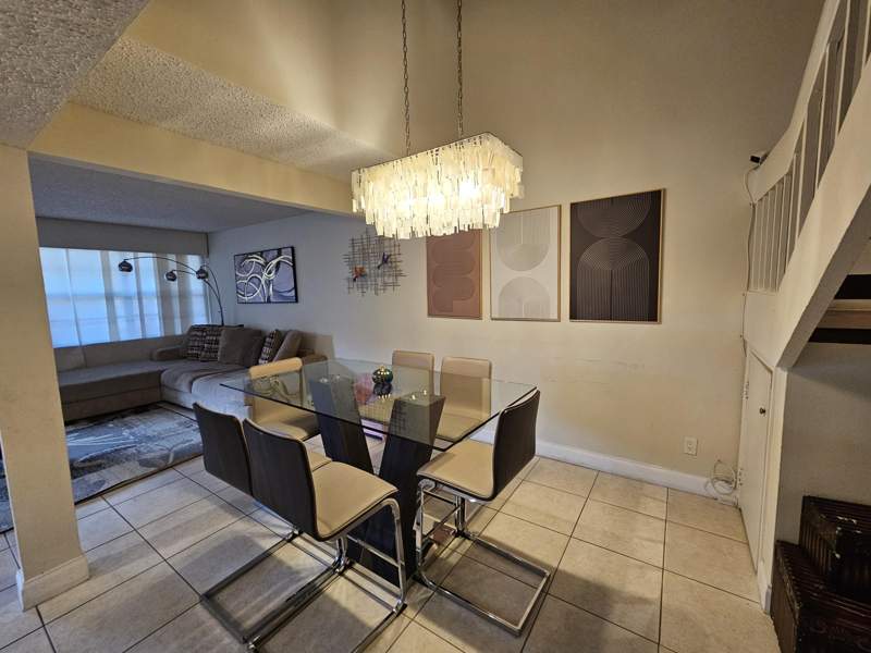 3 bedroom Condominium at 2617 N 40th Avenue, Villas Of Sheridan Condo, Hollywood — photo 3