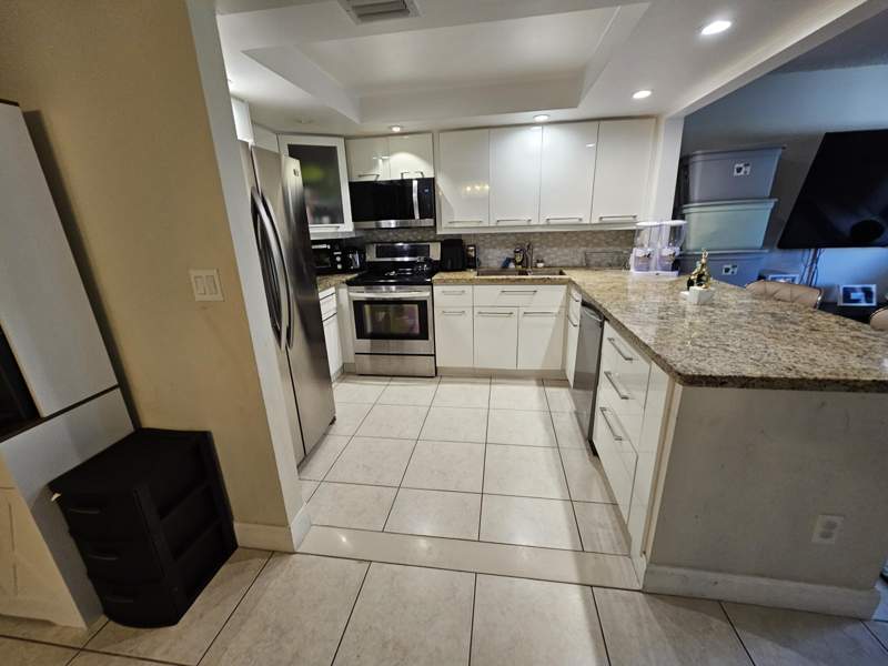 3 bedroom Condominium at 2617 N 40th Avenue, Villas Of Sheridan Condo, Hollywood — photo 5