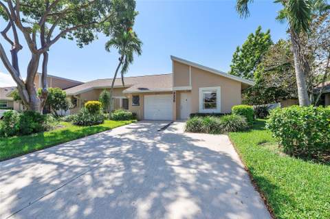 8230 Springtree Road, Boca Raton FL - photo 8 of 46