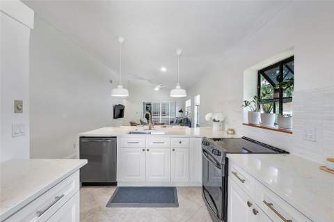 8230 Springtree Road, Boca Raton FL - photo 10 of 46