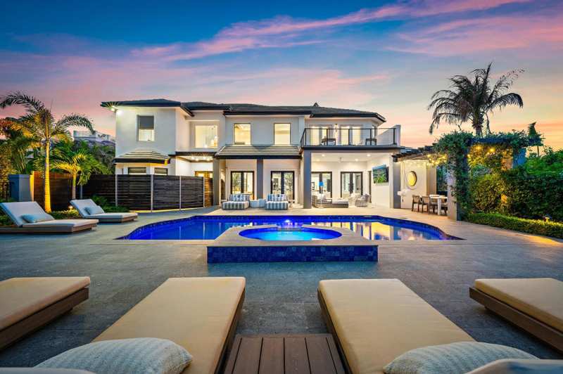 4 bedroom Single Family Residence at 17296 SE Conch Bar Avenue, Indian Hills, Tequesta — photo 1