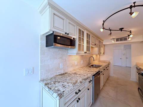 3546 S Ocean Boulevard #410, South Palm Beach FL - photo 11 of 70