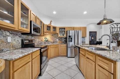 12530 Vía Valenza, Boynton Beach FL - photo 18 of 96