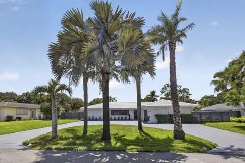 8111 W Lake Drive, Lake Clarke Shores FL - photo 9 of 83