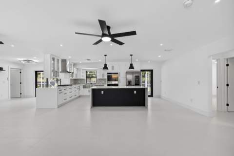 8111 W Lake Drive, Lake Clarke Shores FL - photo 16 of 83