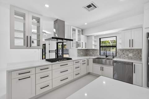 8111 W Lake Drive, Lake Clarke Shores FL - photo 19 of 83