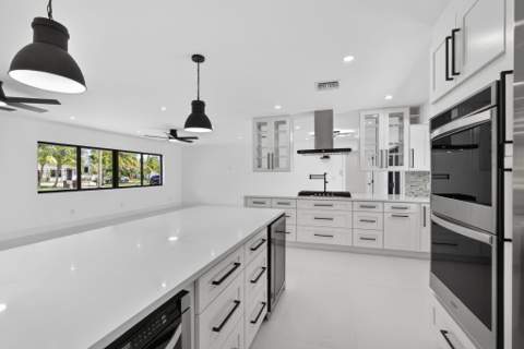 8111 W Lake Drive, Lake Clarke Shores FL - photo 22 of 83