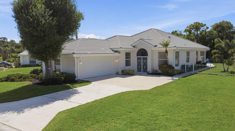 3 bedroom Single Family Residence at 7756 SE Bay Cedar Circle, Preserve, Hobe Sound — photo 2