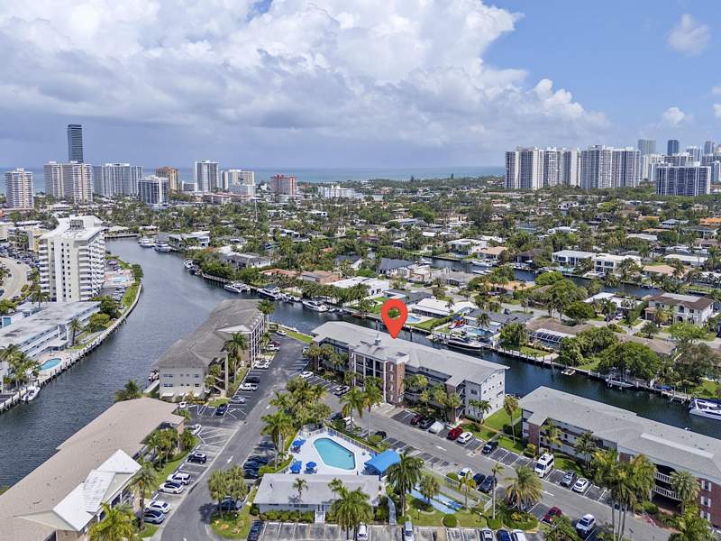 2 bedroom Stock Cooperative at 455 Paradise Isle Boulevard #404, Isle Of Paradise Co-Op F, Hallandale Beach — photo 5
