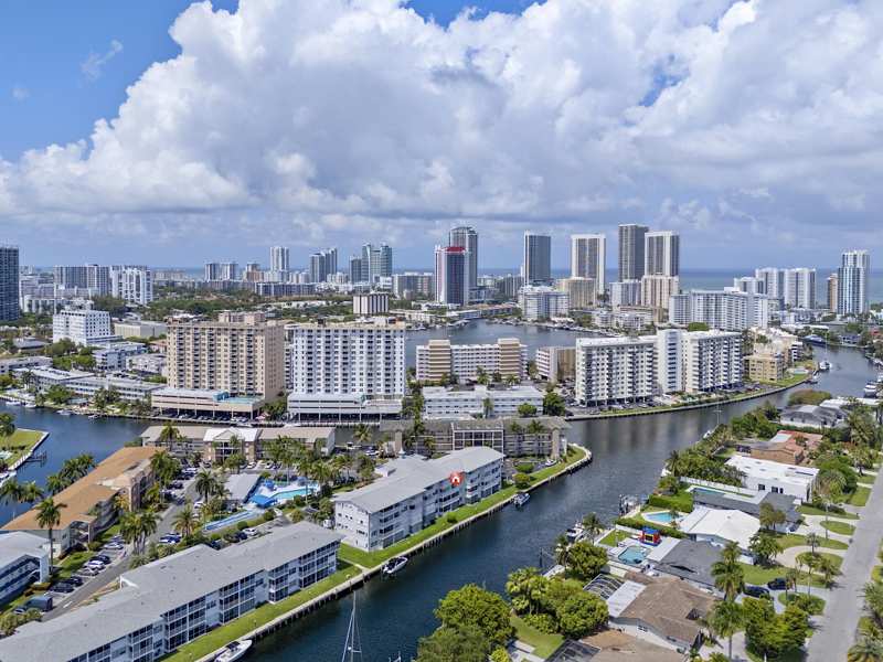 2 bedroom Stock Cooperative at 455 Paradise Isle Boulevard #404, Isle Of Paradise Co-Op F, Hallandale Beach — photo 1