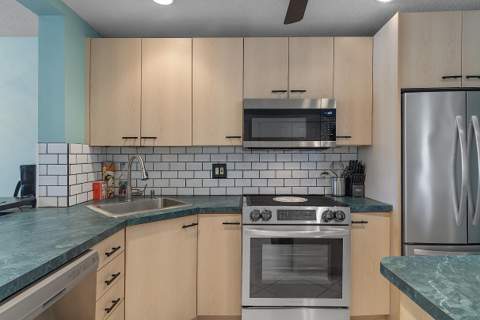 455 Paradise Isle Boulevard #404, Hallandale Beach FL - photo 14 of 55