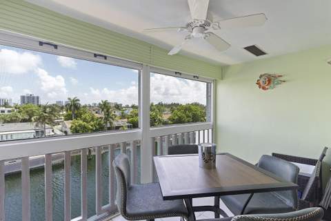 455 Paradise Isle Boulevard #404, Hallandale Beach FL - photo 20 of 55