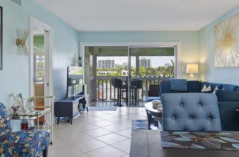 455 Paradise Isle Boulevard #404, Hallandale Beach FL - photo 21 of 55