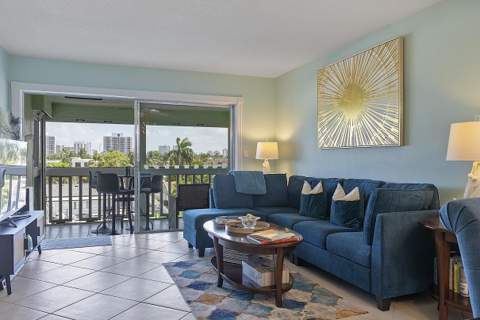 455 Paradise Isle Boulevard #404, Hallandale Beach FL - photo 24 of 55