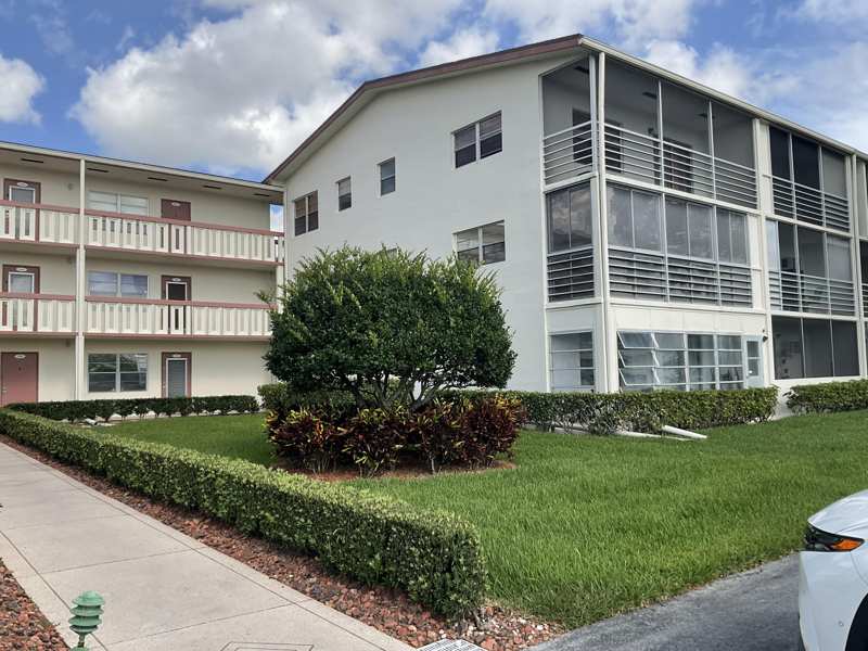 1 bedroom Condominium at 189 E Preston Way, Preston At Century Village Condo, Boca Raton — photo 1
