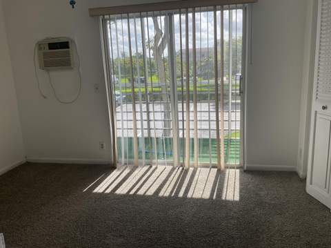 189 E Preston Way, Boca Raton FL - photo 6 of 10