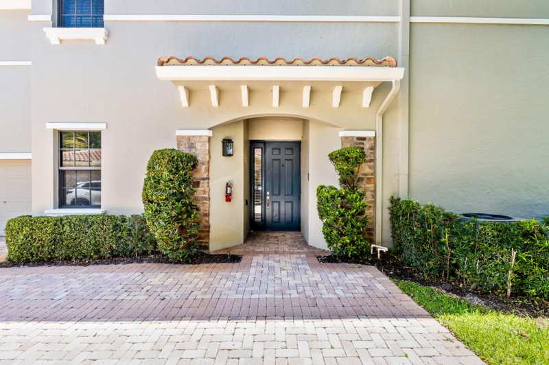 3 bedroom Townhouse at 7543 Old Thyme Court #1c, Caseras At Parkland Golf, Parkland — photo 1