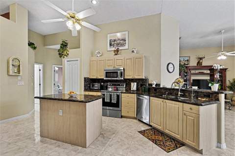 3306 SE Ford Lane, Port St. Lucie FL - photo 16 of 35
