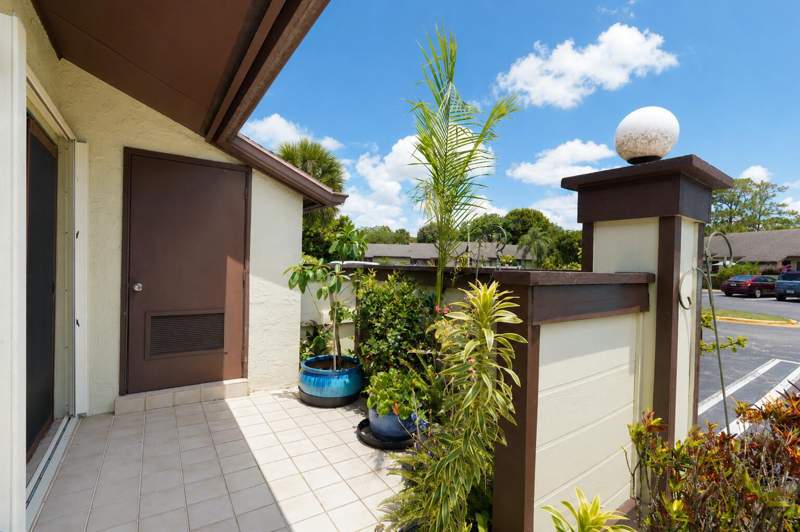 2 bedroom Villa at 272 Beaver Dam Court, Strathmore Gate West Unit 1, Royal Palm Beach — photo 5