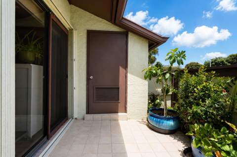 272 Beaver Dam Court, Royal Palm Beach FL - photo 6 of 31