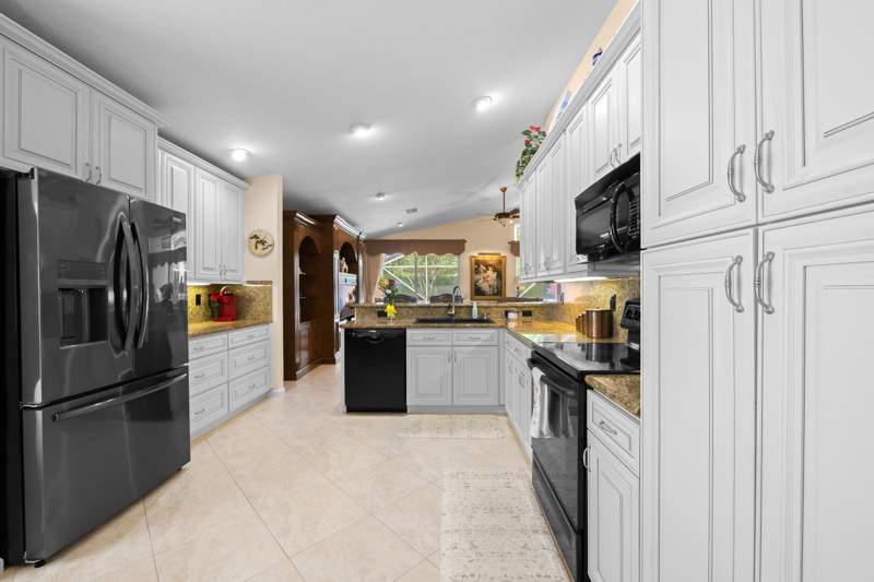 3 bedroom Single Family Residence at 5185 Glenville Drive, Lester Pud 4, Boynton Beach — photo 4