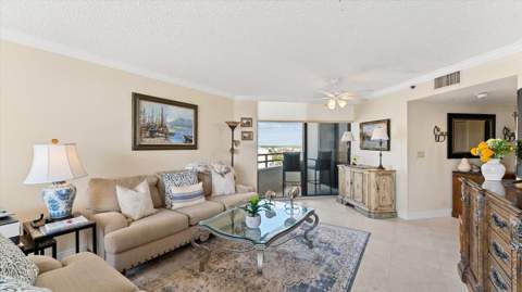 3560 S Ocean Boulevard #909, South Palm Beach FL - photo 11 of 41
