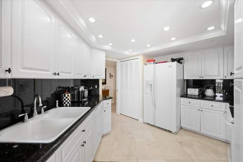 3560 S Ocean Boulevard #909, South Palm Beach FL - photo 17 of 41