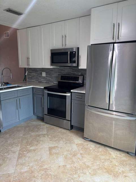 5369 Gene Circle, West Palm Beach FL - photo 12 of 56
