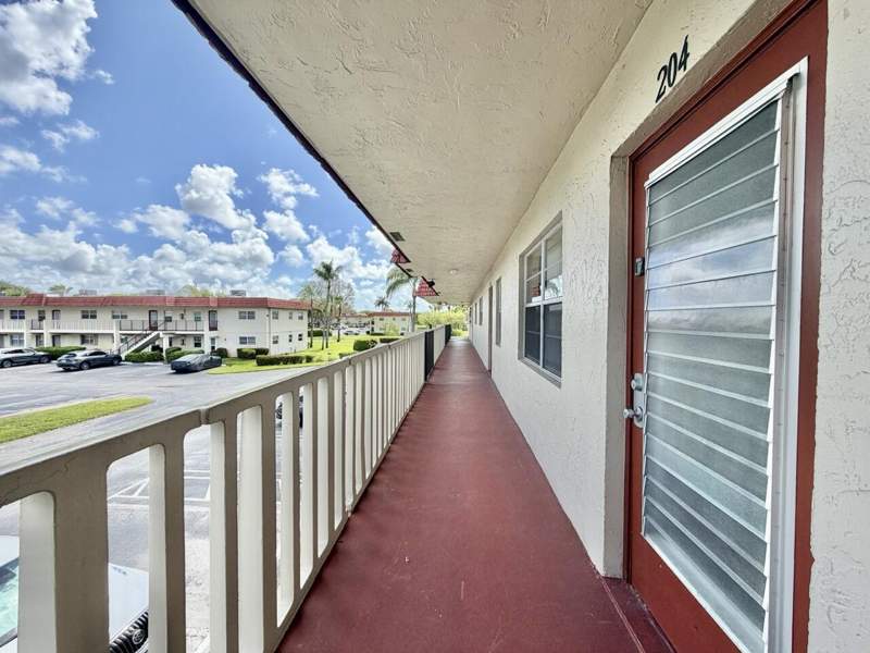 1 bedroom Condominium at 19 Abbey Lane #204, VILLAGES OF ORIOLE ABBEY CONDO, Delray Beach — photo 5