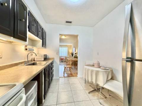 19 Abbey Lane #204, Delray Beach FL - photo 9 of 33