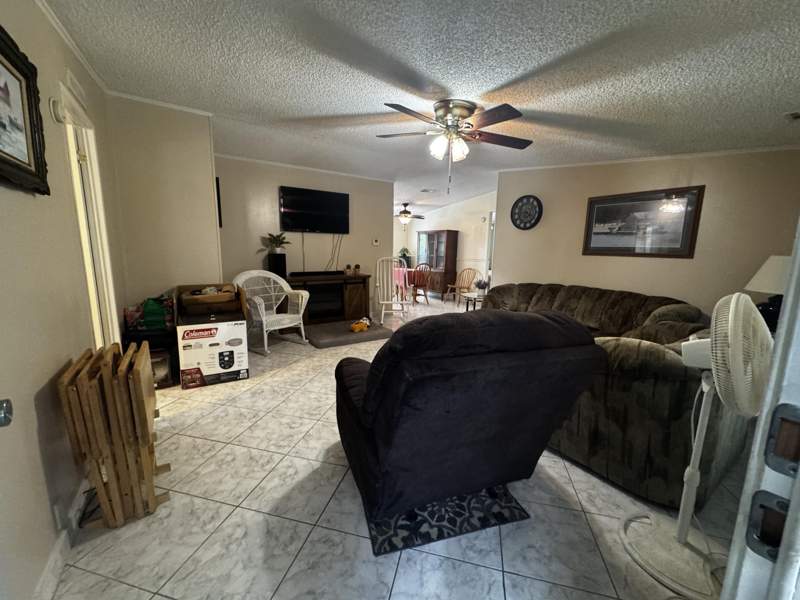 3 bedroom Mobile Home at 4081 4th Court, Maralago Cay, Lantana — photo 4