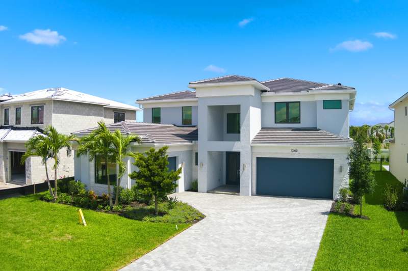 5 bedroom Single Family Residence at 10169 Royal Ascot Avenue, Whitmore Estates, Lake Worth — photo 2