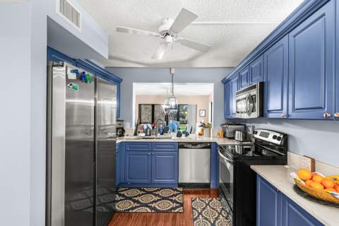 5687 Fairway Park Drive, Boynton Beach FL - photo 15 of 34