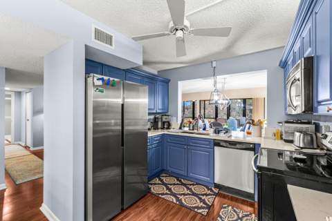 5687 Fairway Park Drive, Boynton Beach FL - photo 16 of 34