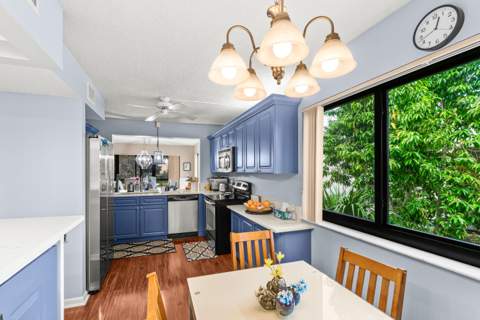 5687 Fairway Park Drive, Boynton Beach FL - photo 17 of 34