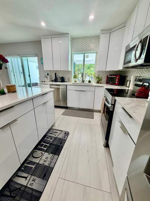 3464 NW 26th Avenue, Boca Raton FL - photo 22 of 33