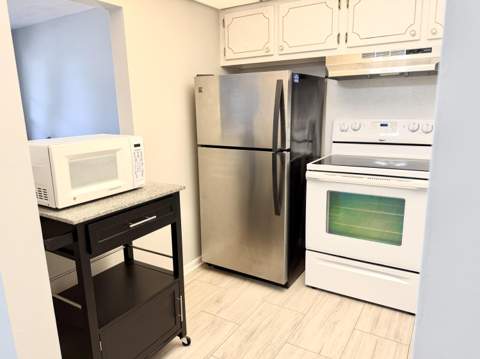 162 Windsor H, West Palm Beach FL - photo 9 of 30