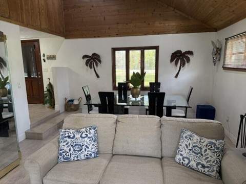 709 Savannah Street, Fort Pierce FL - photo 9 of 55
