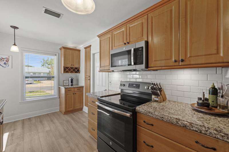 3 bedroom Single Family Residence at 1729 NE 23rd Terrace, Leilani Heights, Jensen Beach — photo 4