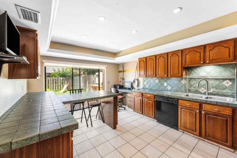 2810 Sand Pines Court, Lake Worth FL - photo 8 of 37