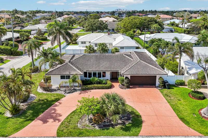 3 bedroom Single Family Residence at 2940 NE 39th Court, Venetian Isles 2nd Sec, Lighthouse Point — photo 3