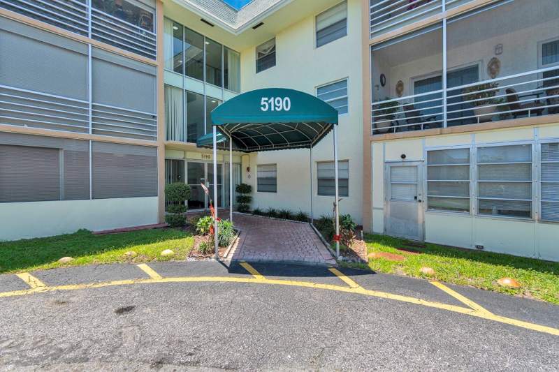 2 bedroom Condominium at 5190 E Sabal Palm Boulevard #304, Sabal Palm Village Condo, Tamarac — photo 2