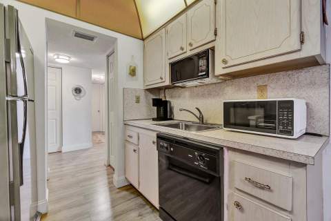 5190 E Sabal Palm Boulevard #304, Tamarac FL - photo 8 of 26
