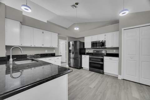 601 Howard Street, Fort Pierce FL - photo 11 of 34