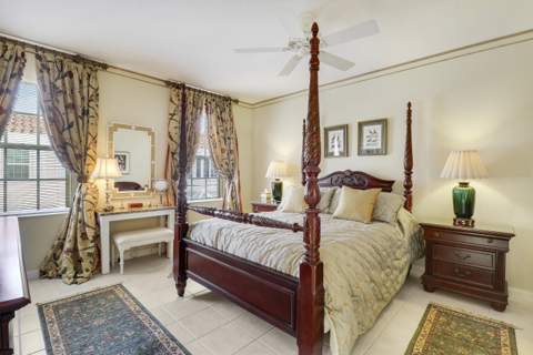 77 Laurel Oaks Circle, Tequesta FL - photo 20 of 45