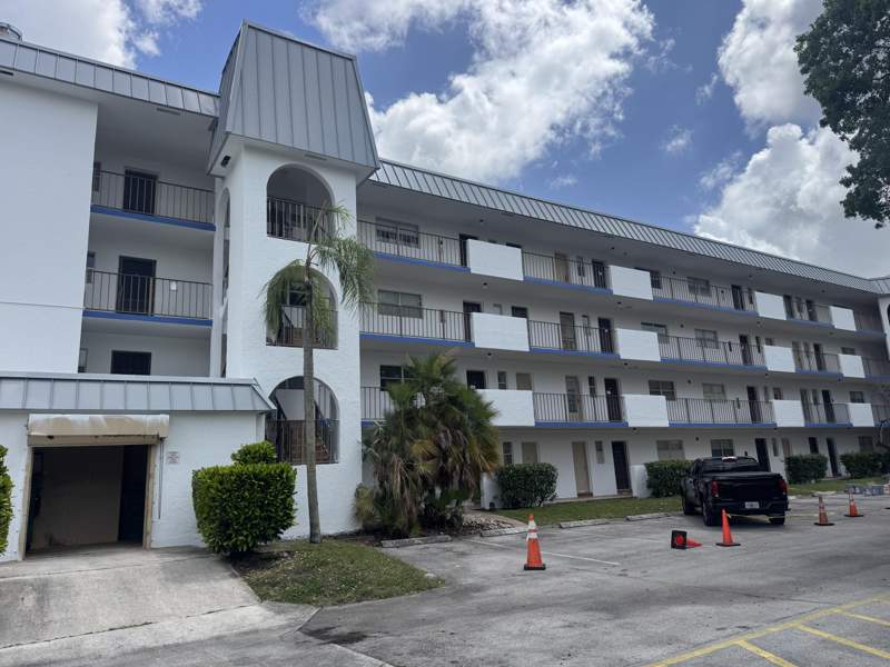 2 bedroom Condominium at 6300 S Falls Cir Drive #314, Inverrary Country Club, Lauderhill — photo 2